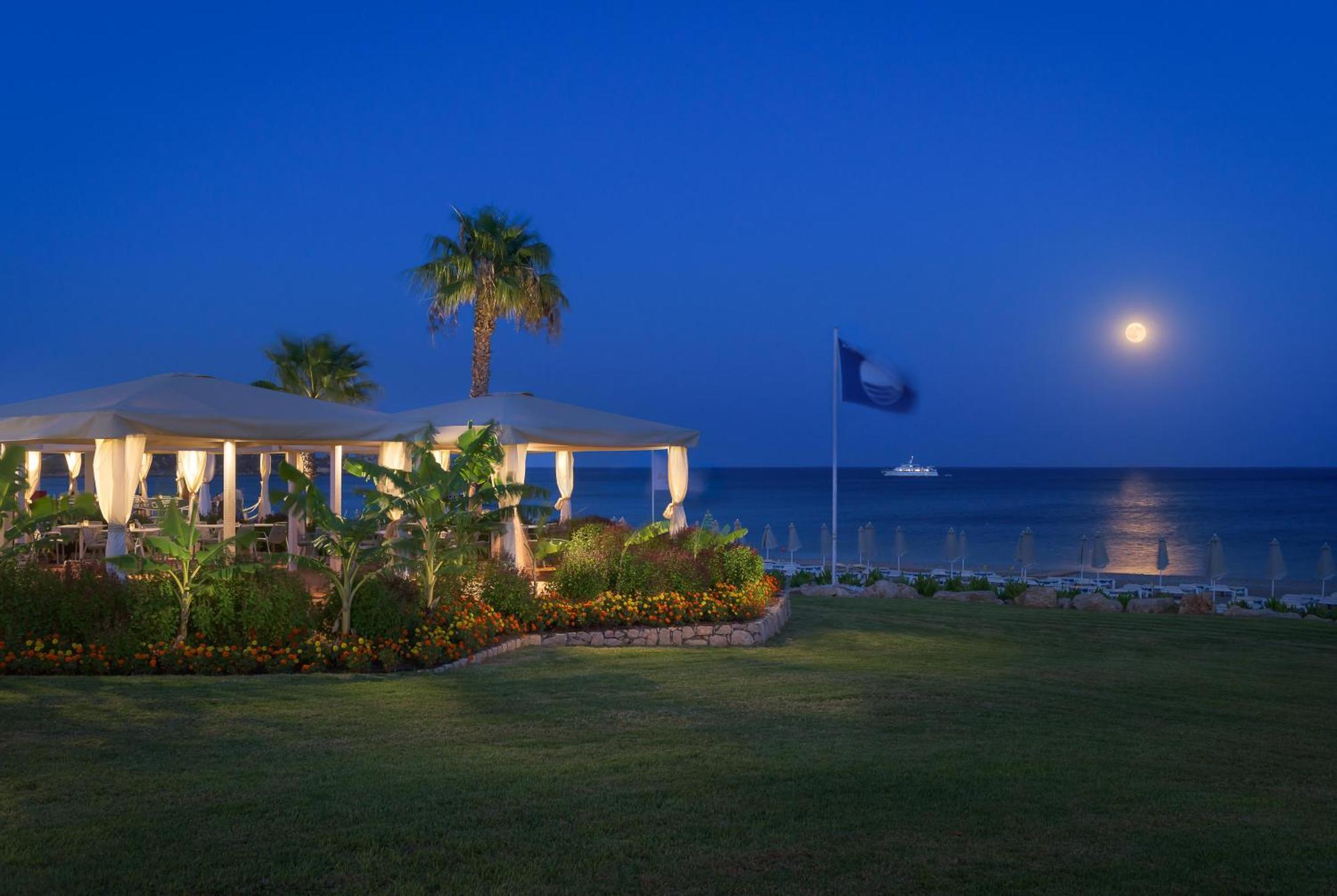 Rodos Palladium Leisure & Wellness Mourátagas Exterior photo The beach at the hotel