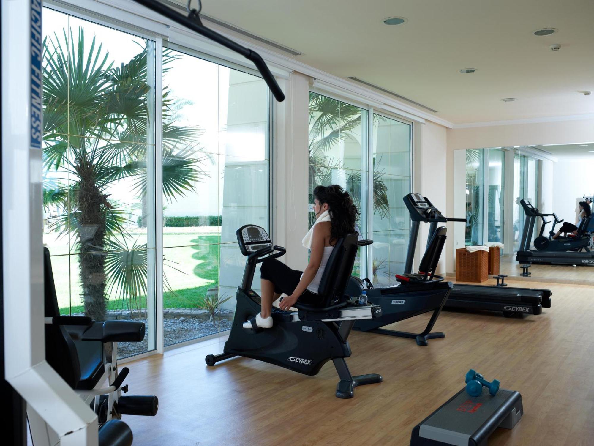 Rodos Palladium Leisure & Wellness Mourátagas Exterior photo The gym at the hotel