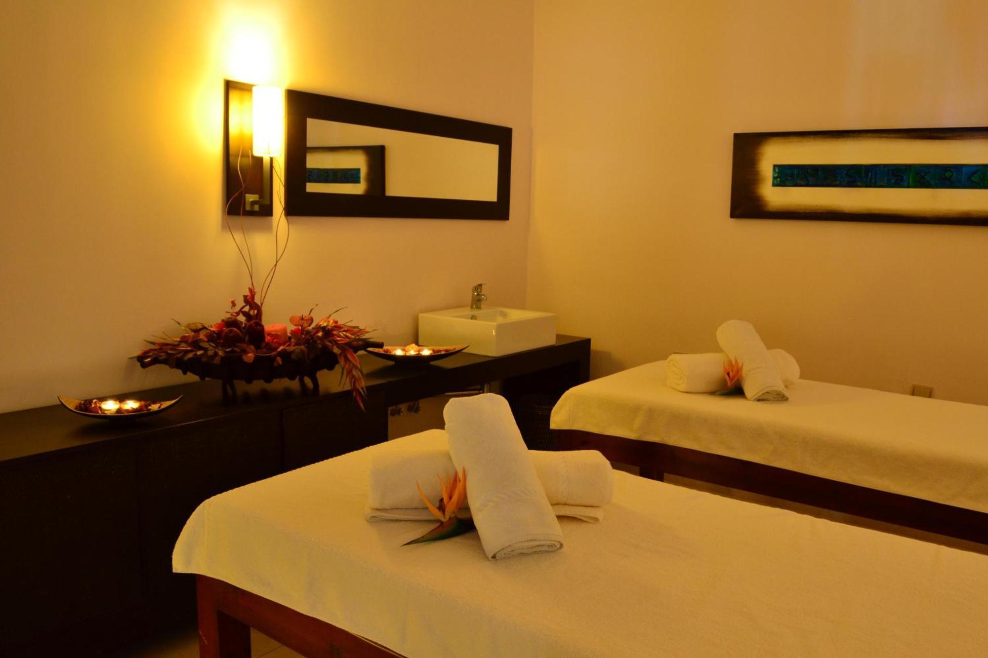 Rodos Palladium Leisure & Wellness Mourátagas Exterior photo A spa treatment room