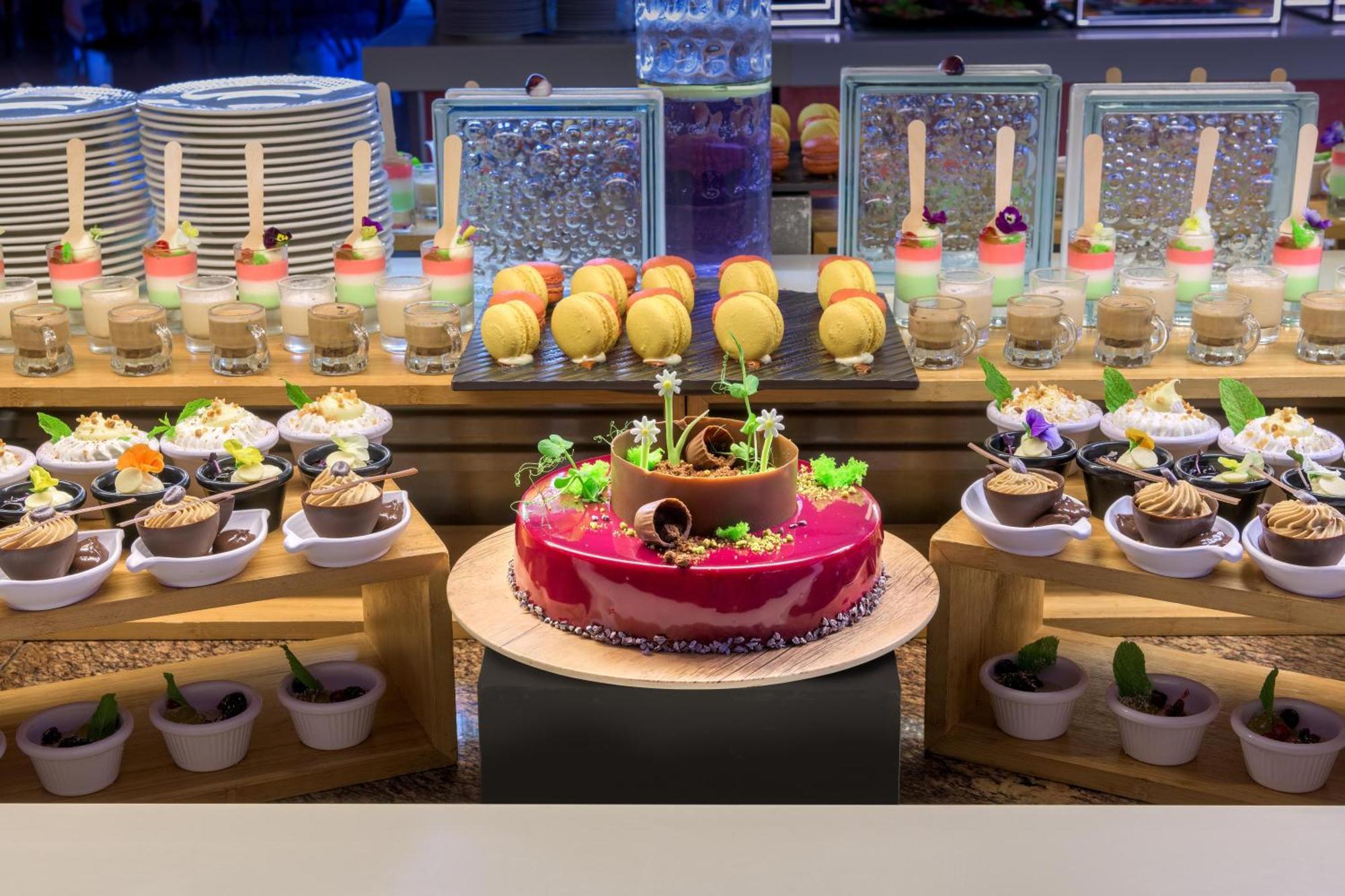 Rodos Palladium Leisure & Wellness Mourátagas Exterior photo A dessert buffet