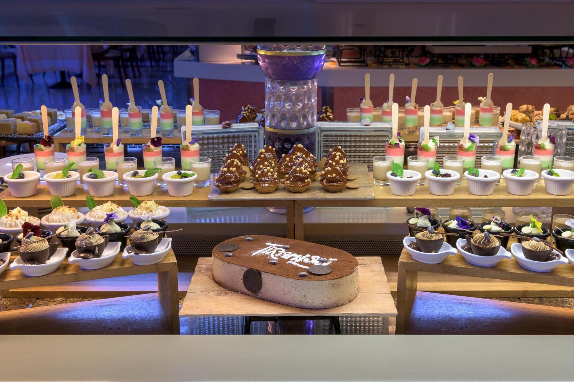 Rodos Palladium Leisure & Wellness Mourátagas Exterior photo A dessert buffet
